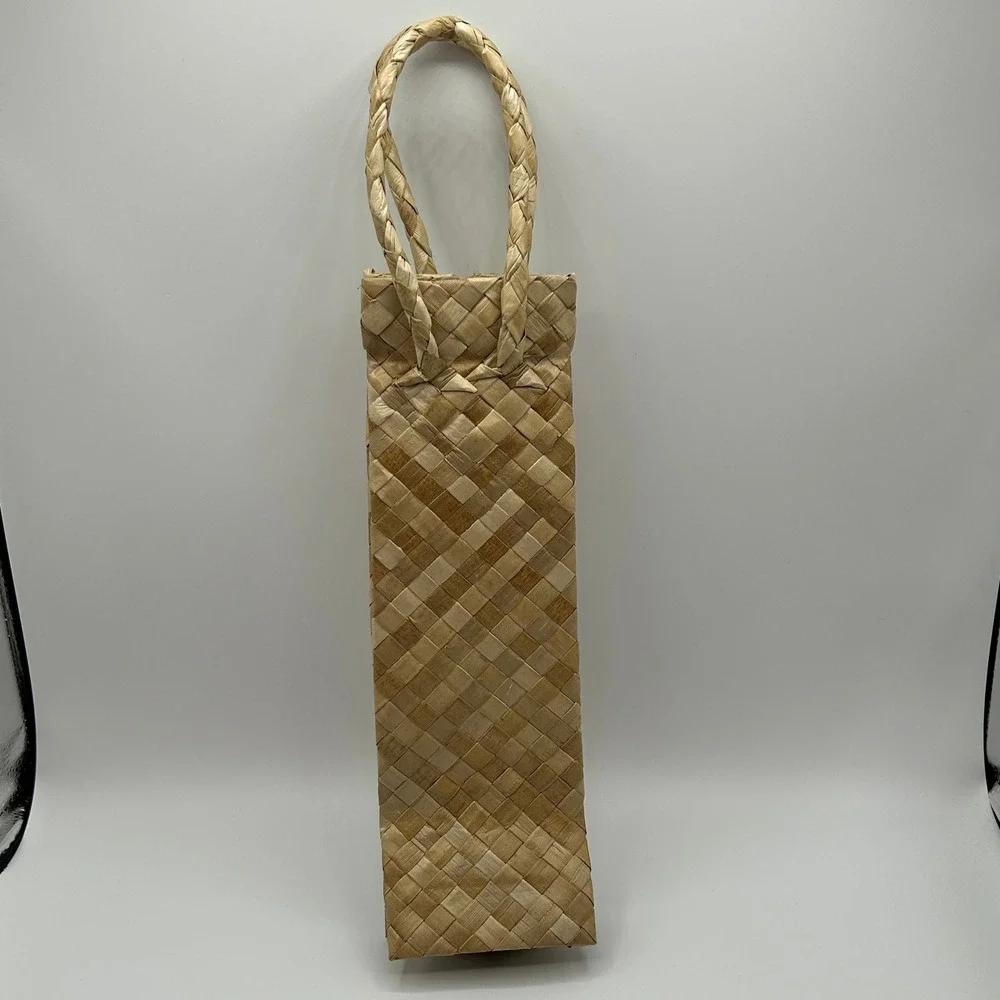 Woven Straw Wine Bottle Gift Bag Natural Palm Leaf Braided Handle Tropical Tiki